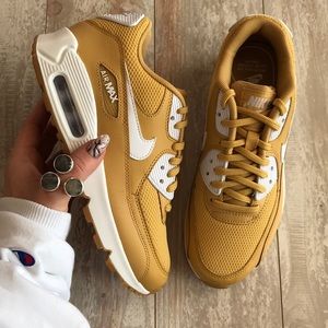 NWT Nike Air Max 90 Rare wheat gold NWT NWT Nike Air Max 90 Rare wheat gold NWT